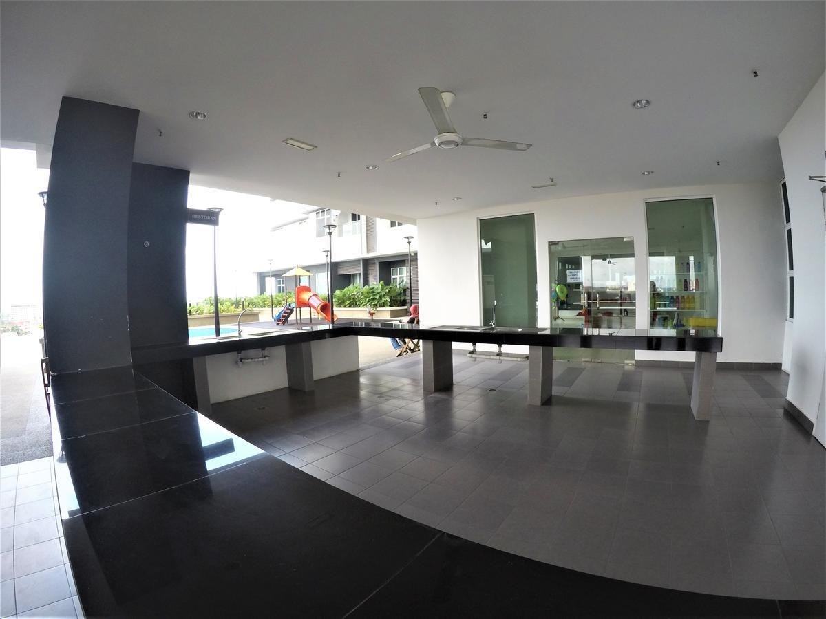 Zulanie Family Studio At D'Perdana Apartment, Spacious And Cozy With Pool, Free Wifi & Netflix Kota Bharu Extérieur photo